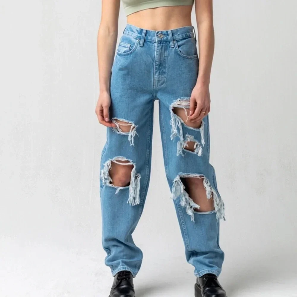 BDG Urban Outfitters Destroyed Modern Boyfriend Jeans - Picture 7 of 8